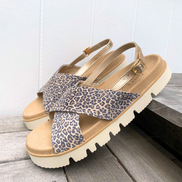 Shop the most comfortable Flat sandals - PetitBarcelona