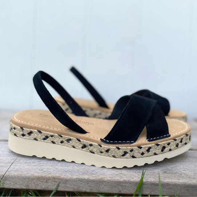 Cross over Platform Avarcas | Black and Beige (Padded)